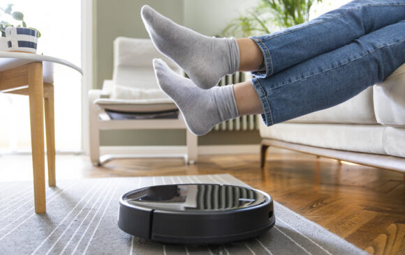 Complementing Your Scheduled Cleanings with Robot Vacuums