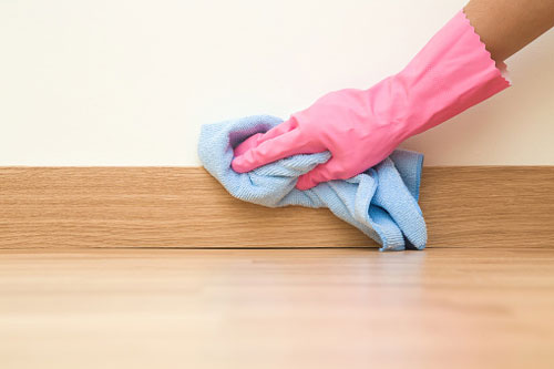 Cleaner Dusts Baseboards